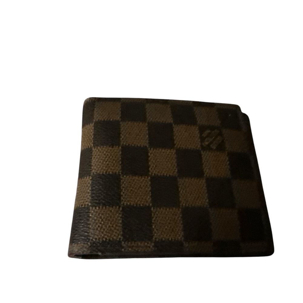 Louis Vuitton Damier men’s bifold wallet holds 8 cards has two bifolds nice
